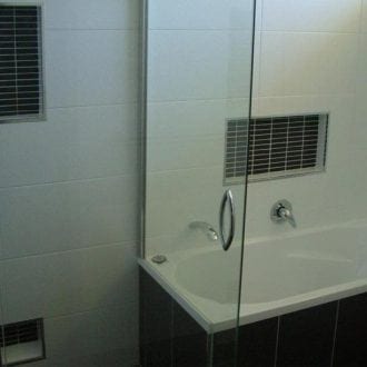 bathtub-installation-by-adbuilt
