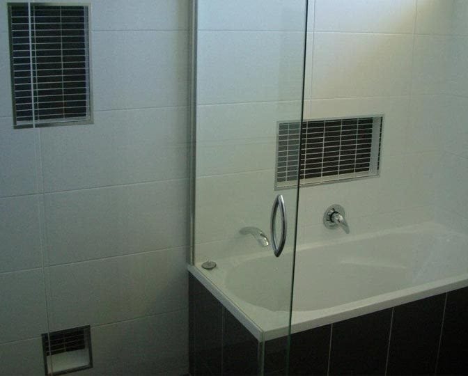 bathtub-installation-by-adbuilt